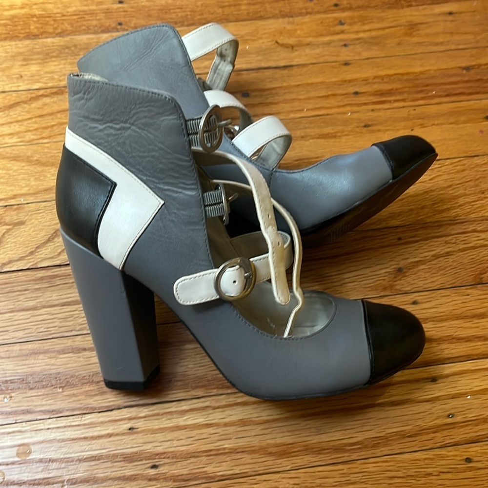 Mojo Moxy Heels Size 7.5 - image 1